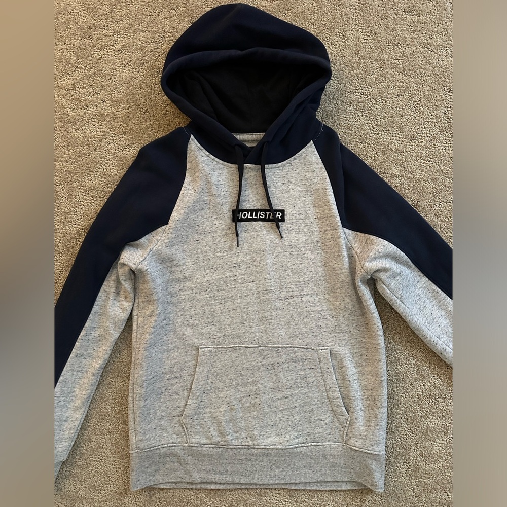 hollister sweatshirt